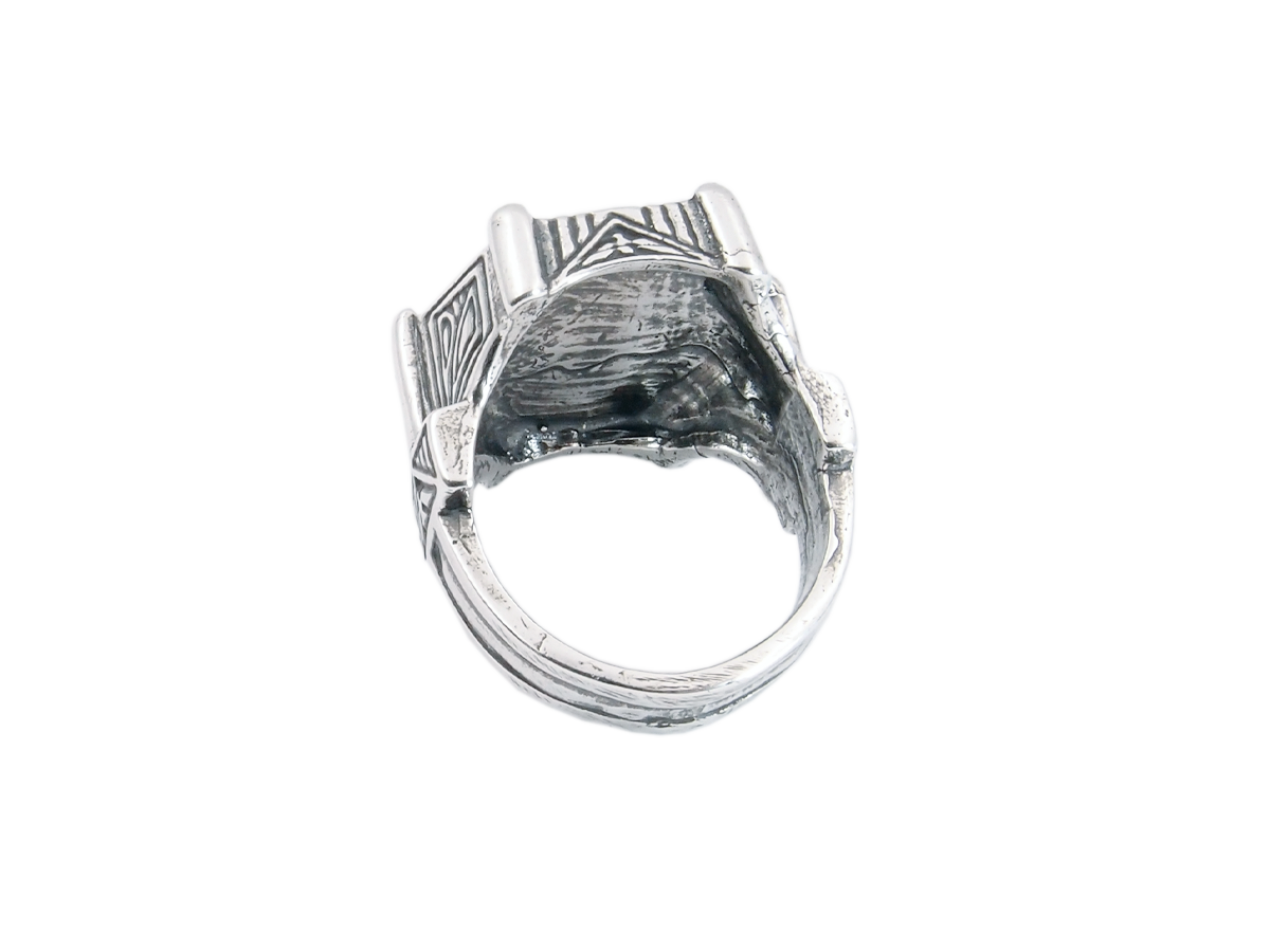 Oriental ring