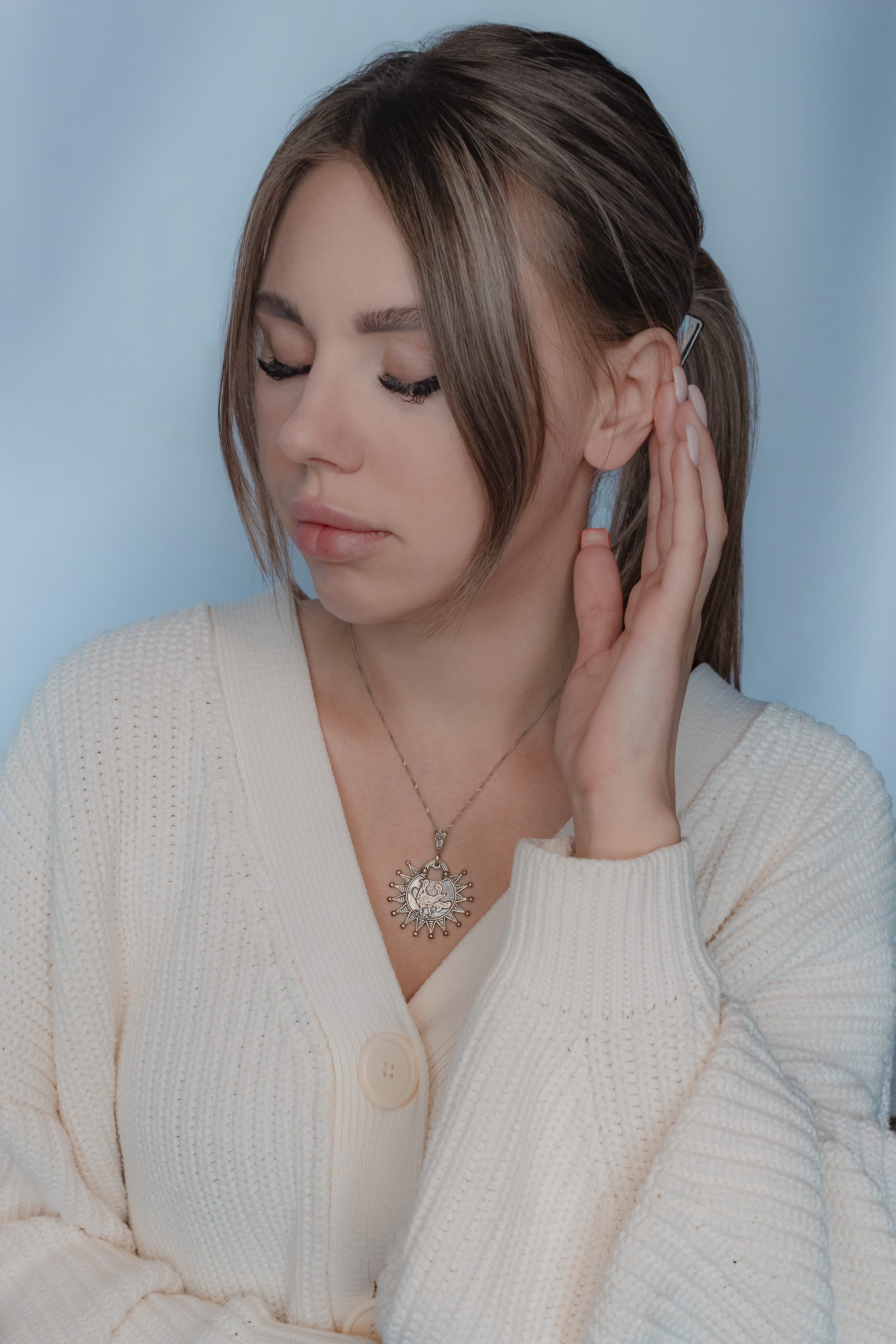 Kolt "Prince-bird looking to the right"