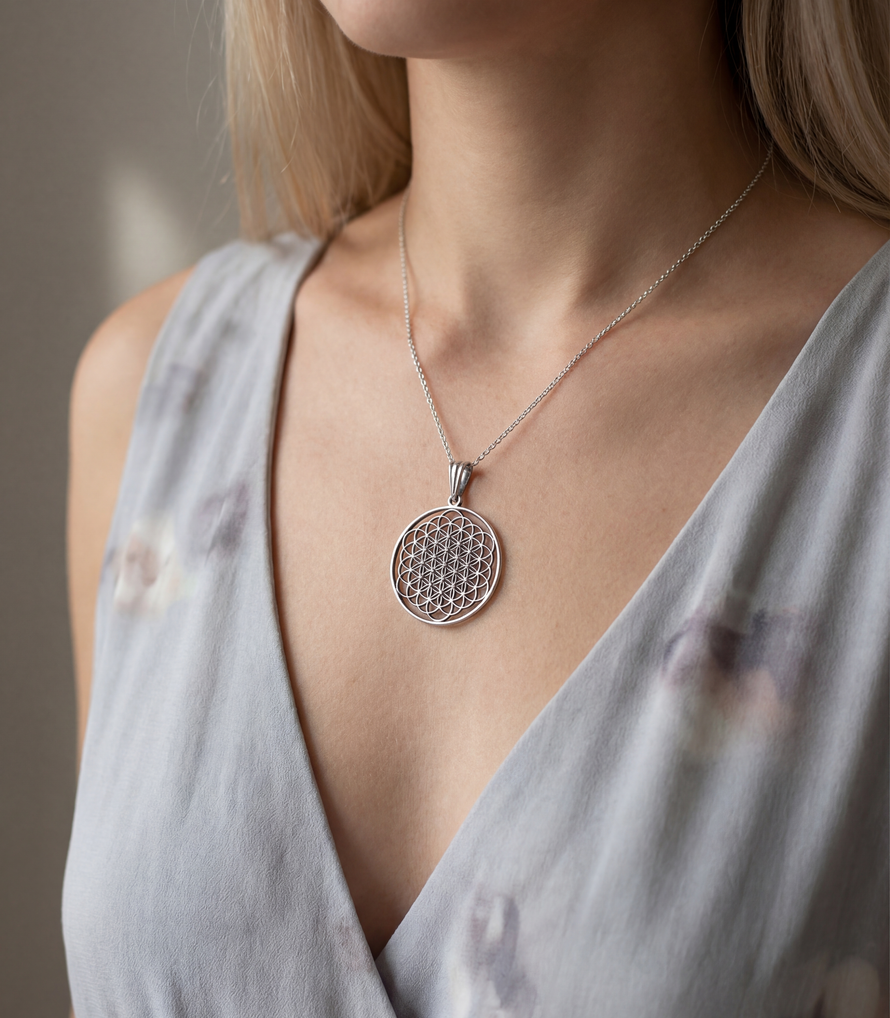 Подвеска прорезная "Цветок жизни"